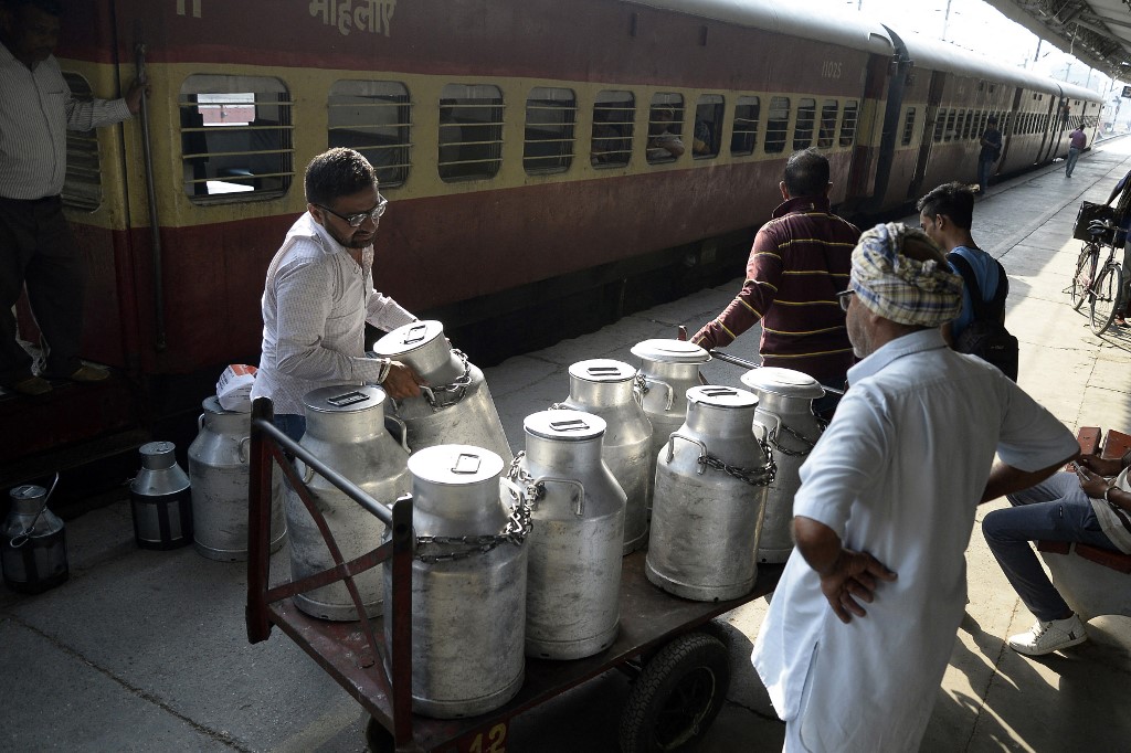 INDIA-ECONOMY-AGRICULTURE-MILK